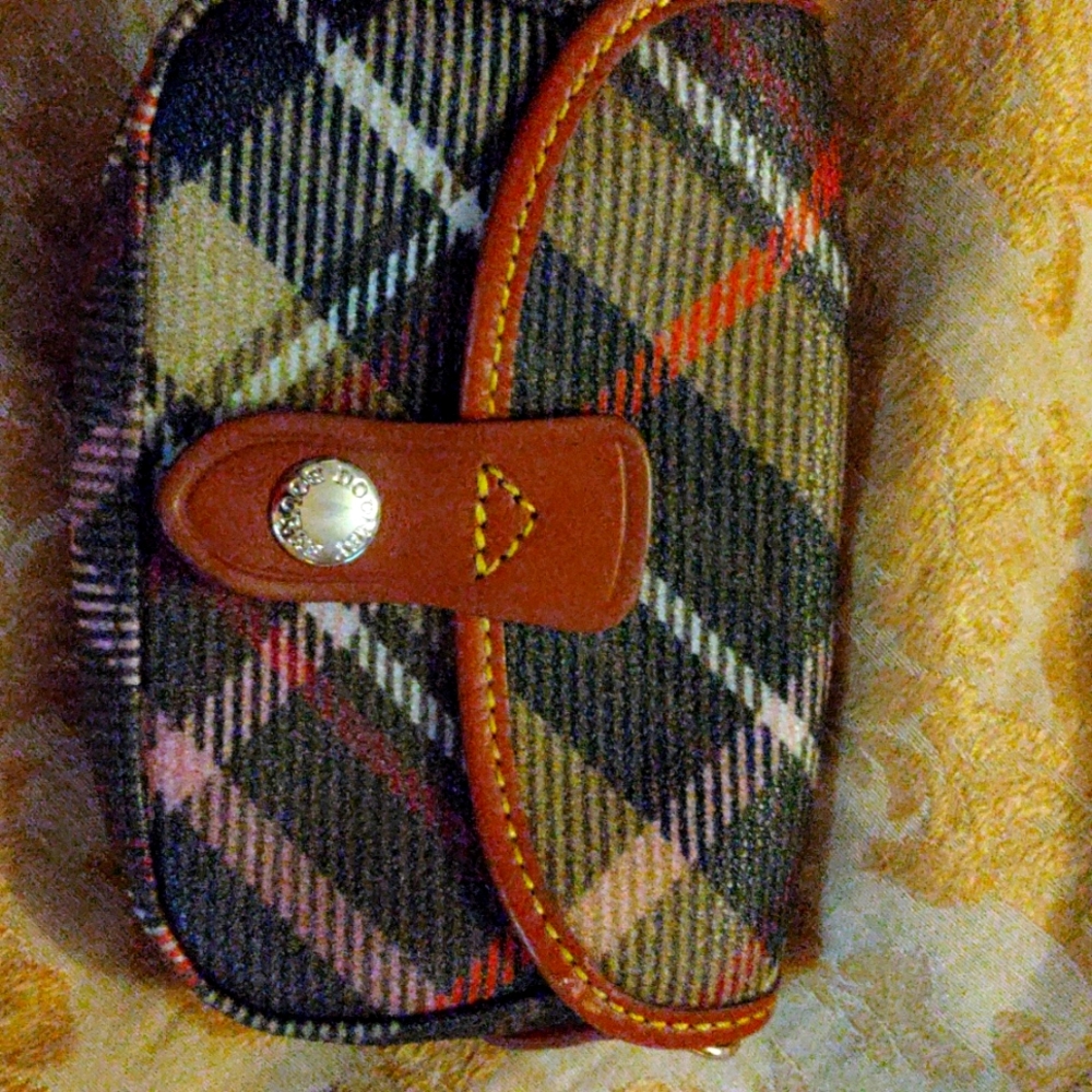 Dooney  Bourke GUC